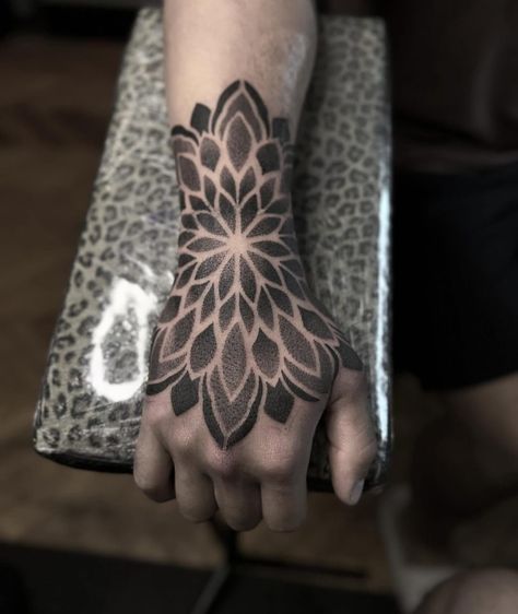 Mandala Hand Tattoo Men, Hand Tattoo Men, Mandala Hand Tattoo, Mandala Hand Tattoos, Iphone Wallpaper For Guys, Classy Tattoos, Tat Ideas, Hand Tattoo, Minimalist Tattoo