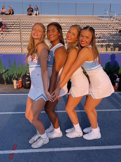 Cheer Poses Football szn Fnl Fnl Cheer, Casual Athletic Outfits, Cheer Poses, Freshman Year, Casual Athletic, Athletic Outfits, Picture Poses, Cheerleading, Football