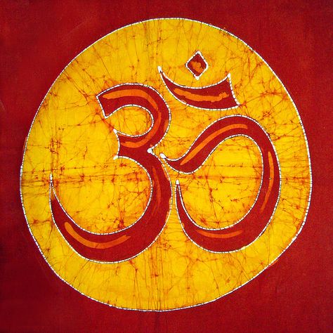 om Om Painting, Om Mandala, Hindu Symbols, Om Art, Prayer Garden, Yoga Symbols, Om Aum, Om Shanti, Hindu Culture