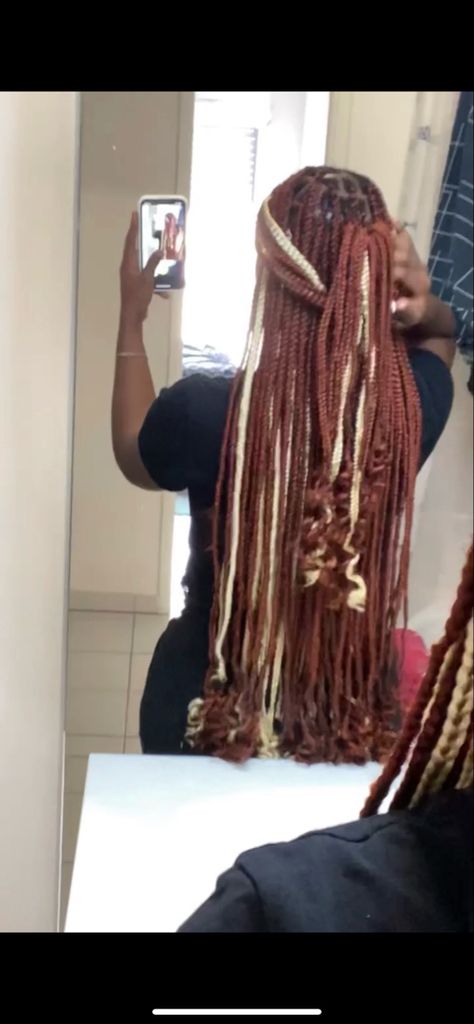 Different Shades Of Brown Box Braids, Colour 350 And 613 Braids, Box Braids With Two Different Colors, Red And Blonde Hair Braids, 2 Toned Braids, Copper And Blonde Knotless Braids, 350 And 613 Knotless Braids, Calico Braids Black Women, French Curl Braids Color Ideas