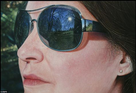 Detail: Unbelievably, these images are not photographs but astonishingly detailed paintings by talented artist Simon Hennessey Hyperrealistic Art, Reflection Art, Hyper Realistic Paintings, Paintings Famous, Detailed Paintings, Tattoo Magazines, Painting Subjects, Realistic Paintings, Hyperrealism