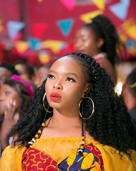 Yemi Alade Hairstyle, Black Singers, Yemi Alade, Wide Photo, Music Vibes, African Artists, African Music, Afro Hair, African Braids