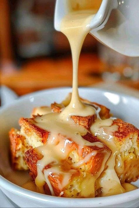 Cold Bread Pudding Old Fashioned, Unique Bread Pudding Recipe, Bread Pudding Recipe Old Fashion, Custard Bread Pudding Recipe, Kent Rollins Recipes, Paula Deen Bread Pudding, Old Fashioned Desserts, Old Fashioned Bread Pudding Recipe, Southern Bread Pudding