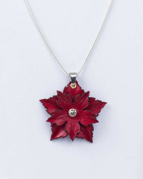 Handmade Leather Jewelry, Leather Jewelry Diy, Leather Craft Projects, Leather Jewellery, Leather Flower, Leather Carving, Leather Art, Leather Ideas, Leather Flowers