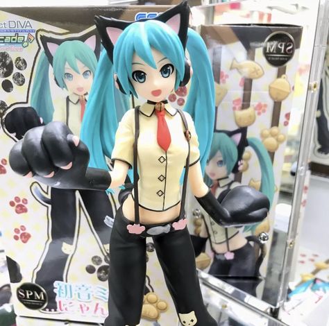 Miku Figures, Miku Figure, Anime Figurines, What’s Going On, Doll Face, Anime Figures, Cute Dolls, Hatsune Miku, Pose Reference