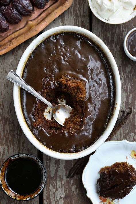 Sticky Pudding with Dates - Paris chez Sharon Healthy Sticky Date Pudding, Dates Pudding, Sticky Date Pudding Recipe, Date Pudding Recipe, Sticky Date Cake, Sticky Pudding, Brownie Pudding, Easy Indian Dessert, Pudding Cakes