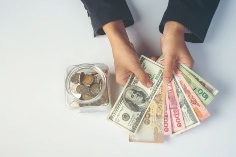 Woman employees counting money on a whit... | Free Photo #Freepik #freephoto #business #technology #computer #woman Moon Ramadan, Thinking Woman, Manage Finances, Counting Money, Creating Wealth, Online Loans, Financial Strategies, Family Budget, Fast Cash