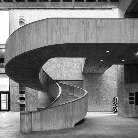 Brutalist Structure, Suzhou Museum, Everson Museum, I M Pei, Museum Design, Lan Can, Interior Stairs, New Museum, National Gallery Of Art