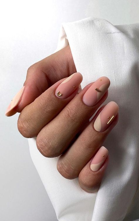 Russian Nail Design, Slim Nails Design, Nude Nails Ideas, Classy Nude Nails, Slim Nails, Russian Nails, Nude Nail Ideas, Russian Nail Art, 2024 Nails