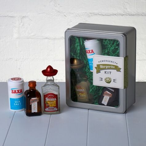 Looking for a Cocktail Lovers gift? Our Emergency Margarita Kit is a fun, unique present for so many occasions and sure to raise a smile - Order Now! Cointreau Margarita, Cocktail Kit, Wedding Welcome Gifts, Say Congratulations, Classic Margarita, Margarita Cocktail, Stag Do, Cocktail Kits, 21st Birthday Gifts