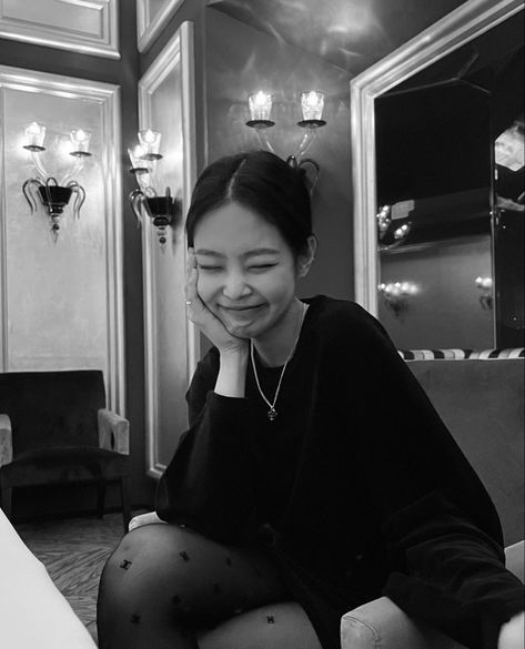 Jenny Kim, Dara Kpop, Valentine Photo, Jennie Kim Blackpink, Jennie Lisa, Kim Jisoo, Blackpink Fashion, Long Time Ago, Blackpink Jennie