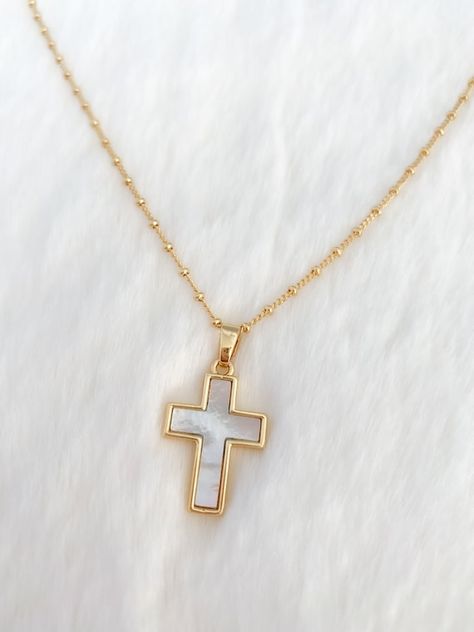 Gold Catholic Jewelry, Womens Cross Necklace, Christian Necklace For Women, Gold Cross Jewelry, Cute Gold Necklaces, Cute Cross Necklace, Cross Necklace Aesthetic, Jesus Jewelry, Religious Jewelry Catholic