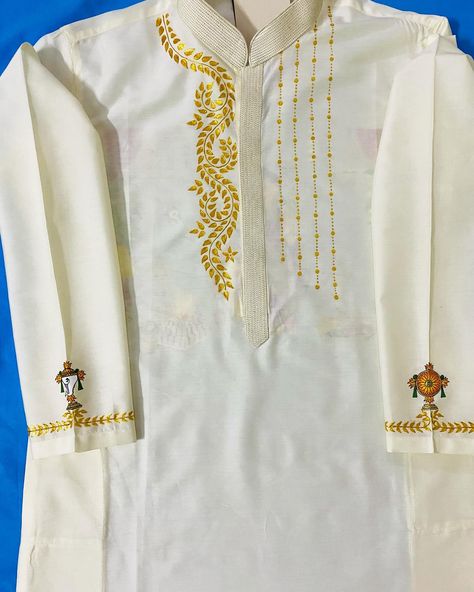 Check out this stunning Tanjore painting on the groom’s Sherwani! 🎨✨ Swipe through to see the transformation from plain to masterpiece. Inbox or DM us on 9902712617 for details/ orders. Follow @a_moms_hobbylobby by Ramya Sumanth for your unique art experience with our wearable art! 🛑Do not copy #WeddingAttire #custommenswear #tanjorestyle #groom #groomwear #shervani #menswear #tanjoreart #tanjorepainting #sherwaniswag #IndianArt #TraditionalArt #ArtisticSherwani #ArtLovers #UniqueArtExpe... Men Kurta, Tanjore Painting, Cartoon Sketches, Groom Wear, Art Experience, Hand Painting, The Groom, Wedding Attire, Fabric Painting