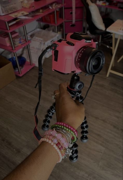 Pink Youtube Camera, Youtuber Life, Youtube Camera, Ceo Lifestyle, Youtube Lifestyle, Ipad Pink, Pink Youtube, Youtube Channel Name Ideas, Fun Beauty Products