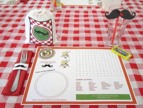 Pizza Party place setting Italian Pizza Party, Baking Birthday Party Ideas, Pizzeria Party, Italian Party Ideas, Garfield Party, Pizza Valentine, Italian Themed Party, Pizza Party Ideas, Baking Birthday Party