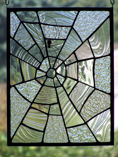 Stained Glass web Stained Glass Spider Web, Stained Glass Spider, Wallpaper Floor, Hantverk Diy, Glass Art Design, Wine Glass Art, Beach Glass Art, Stained Glass Window Hanging, Stained Glass Diy