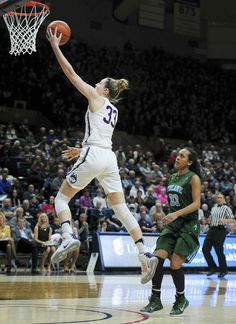 Katie Lou Samuelson, Aesthetic Wall Posters, Workout Basketball, Uconn Basketball, Basketball Girl, Court Basketball, Basketball Scoreboard, Uconn Womens Basketball, Street Basketball