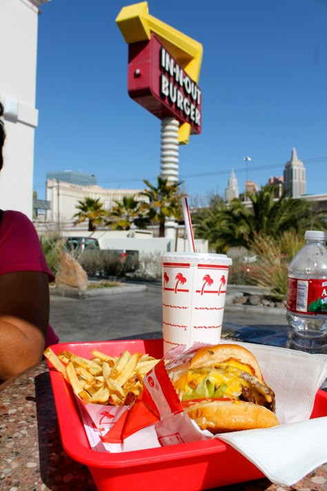 In and Out Burger!  picture taken by Andy Ramirez In In Out Burger, Inn Out Burger, Aesthetic In N Out, Best Restaurants In Los Angeles, In And Out Burger Aesthetic, In N Out Burger Aesthetic, In And Out, Fast Food Usa, Fries Wallpaper