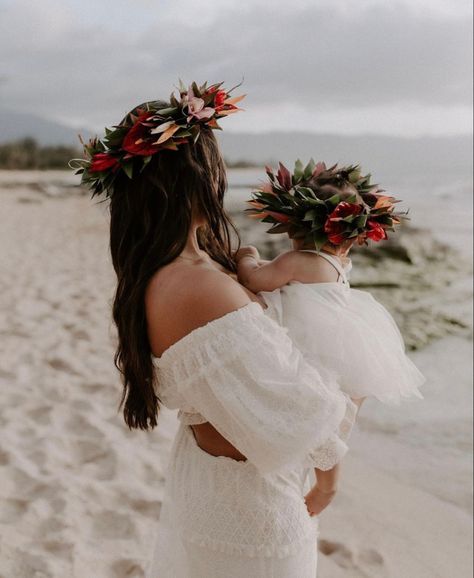 Luau Wedding Dress, Traditional Hawaiian Wedding, Samoan Wedding, Samoan Clothing, Island Wedding Dresses, Hawaiian Wedding Dress, Polynesian Wedding, Bora Bora Wedding, Wedding Lei