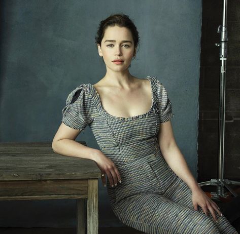 Emilia Clarke Outfits, Emilia Clarke Pics, Emilia Clarke Style, Emilia Clarke Daenerys Targaryen, Mother Of Dragons, Emilia Clarke, British Actresses, Queen Mary, Celebrities Female