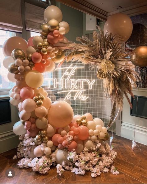 30th Birthday Sweet Table Ideas, Birthday Decorations 30th Women, 30th Party Themes For Women, 30th Birthday Balloon Decor For Women, 30th Birthday Decor Ideas For Women, 30th Birthday Colour Themes, Boujee 30th Birthday Party, 30th Birthday Party Decor For Women, Blooming 30 Birthday