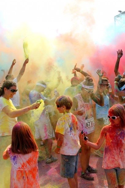 Color run somehow?  -Beware environmental issues  -Beware mess issues for the landscape Color Run Outfit, Messy Party, Colour Run, The Color Run, Youth Group Activities, Youth Group Ideas, 5k Training, Youth Camp, Color Party