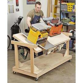 Advanced Woodworking Plans, Tool Bench, Woodworking Bench Plans, Woodworking For Beginners, Woodworking Shop Projects, Work Benches, Wood Magazine, Garage Work Bench, Workbench Plans