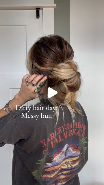 Messy Bun Work Outfit, Simple Everyday Updos For Long Hair, Dirty Hair Work Hairstyles, Messy Mom Bun, Easy Hairstyles Low Bun, Diy Messy Bun For Long Hair, Messy Bun Tutorial For Thick Hair, Messy Bun Styles For Long Hair, Cute Easy Low Messy Buns