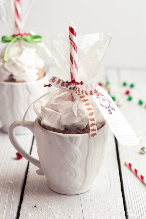 Homemade Holiday Gifts- Easy Double Chocolate Vanilla Bean Hot Cocoa Mugs   Marshmallows | halfbakedharvest.com Hot Cocoa Mugs, Chocolate Homemade, Homemade Holiday Gifts, Homemade Holiday, Half Baked Harvest, Navidad Diy, Noel Christmas, Double Chocolate, Chocolate Gifts