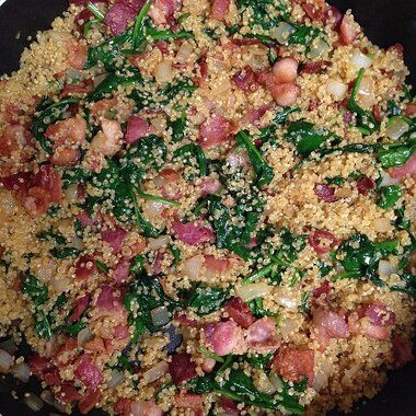 Quinoa Recipes Healthy Easy, Bacon Quinoa, Quinoa Recipes Side Dish, Quinoa In Rice Cooker, Quinoa Recipes Healthy, Quinoa Spinach, Quinoa Recipe, Spinach Recipes, Bariatric Recipes