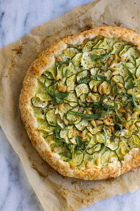 Squash And Ricotta, Ricotta Galette, Summer Squash Casserole, Summer Squash Recipes, Yellow Squash Recipes, Galette Recipe, Tarte Fine, Zucchini Squash, Summer Veggies