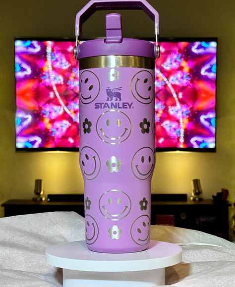 Authentic Stanley flip straw 30oz tumbler is absolutely adorable gift Smiley face design is custom laser engraved  Authentic Stanley is color Lilac purple Flip straw Tumbler is brand new & ready to ship.  Tumbler is dishwasher safe. Preppy Gift for any occasion Stanley Purple, Vasos Aesthetic, Preppy Cups, Stanley Flip Straw, Stanley 30oz, Stanley Products, Starbucks Orders, Trendy Water Bottles, Preppy Gifts