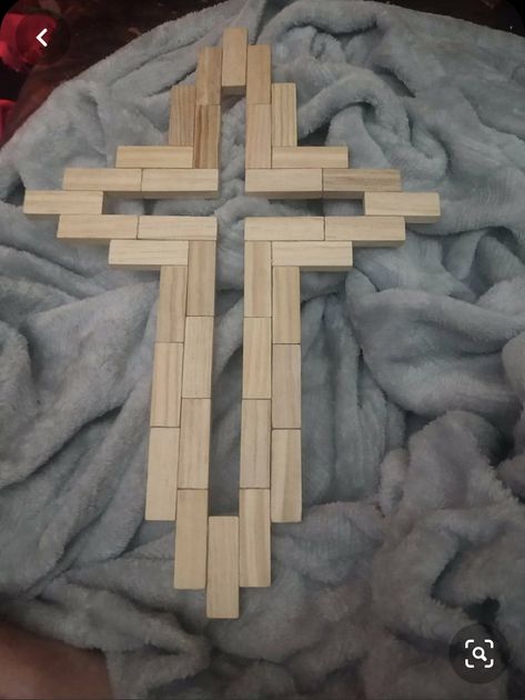 Jenga Diy, Crosses Diy, Wooden Cross Crafts, Wooden Clothespin Crafts, Clothespin Crafts, Jenga Blocks, Wood Block Crafts, Religious Crafts, Christian Crafts