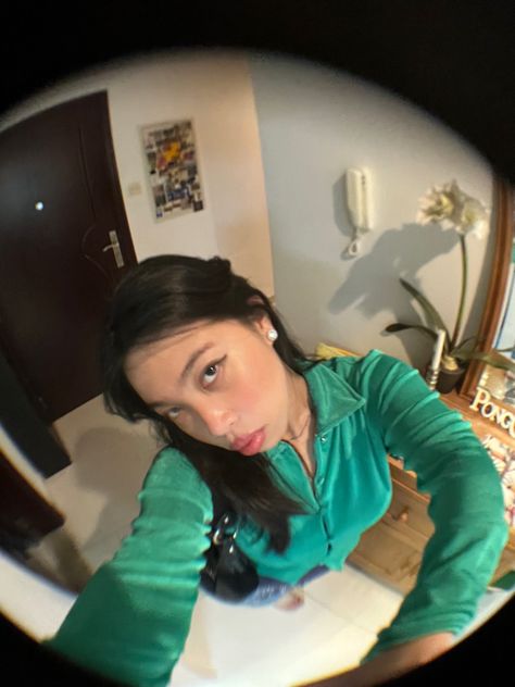 photo ideas Fisheye Mirror, Fish Eye Mirror, Eye Mirror, Fish Eye, Photo Ideas, Mirror Selfie, Fish, Mirror, Quick Saves