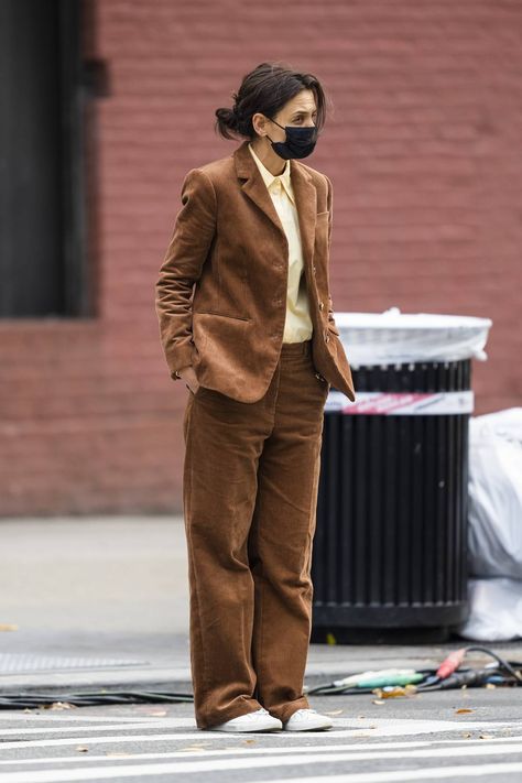 Katie Holmes Street Style, Katie Holmes Outfits, Bottega Veneta Heels, Gen Z Fashion, Katie Holmes Style, Summer Dressing, Simple Summer Dresses, Slip Dresses, Minimal Outfit