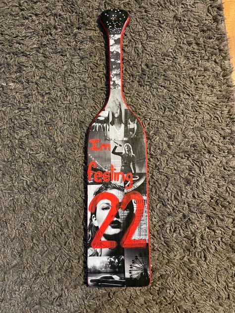 Sorority Paddles Taylor Swift, Taylor Swift Paddle Sorority, Taylor Swift Sorority Paddle, Big Paddles Sorority Ideas, Taylor Swift Sorority, Decorated Paddles, Paddle Ideas Sorority, 21st Paddle, 21st Birthday Paddle