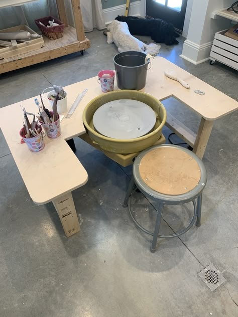 Pottery Wheel Table Diy, Small Ceramic Studio Ideas, Pottery Wheel Studio, Ceramic Pottery Studio, Diy Pottery Studio Shed, Pottery Room At Home, Pottery Wheel Setup, Home Clay Studio, Home Pottery Studio Ideas