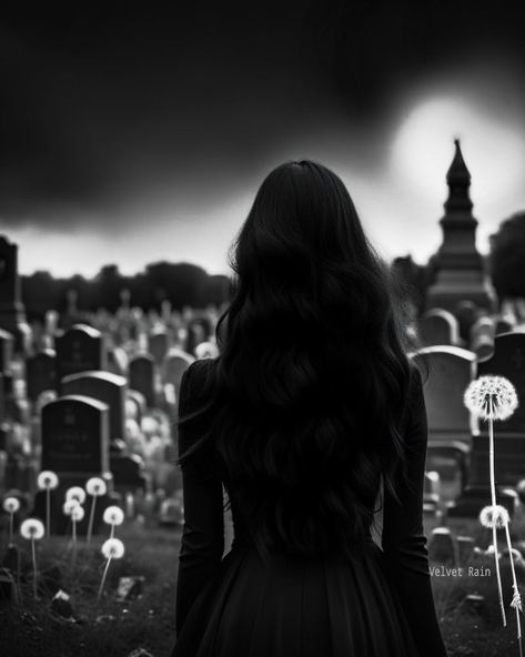 Graveyard Photoshoot Ideas, Cemetery Photoshoot, Graveyard Girl, Caraval Book, Goth Model, Aesthetic Filter, Black And White Artwork, Dark Gothic, Abstract Iphone Wallpaper