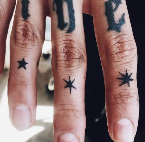 Stick And Poke Tattoo Words, Handpoked Tattoo Ideas, Nuckle Tats, Finger Star Tattoo, Stick And Poke Hand Tattoos, Star Finger Tattoo, Nostalgic Tattoos, Inside Tattoo, Stick And Poke Tattoo