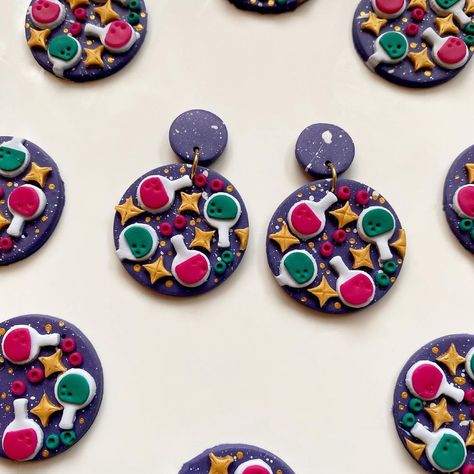 Science Earrings, Nerdy Jewelry, Ms Frizzle, Teacher Earrings, Play Clay, Clay Jewellery, Clay Earring, Clay Jewelry Diy, Fimo Clay