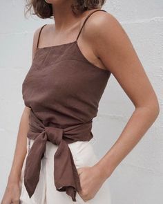 2a50e9c2d6b89b95bcb416d6857f8b45 Linen Wrap Top, Minimalist Moda, Fashion London, Disco Fashion, 70s Disco, Fashion Weeks, Linen Top, Monokini, Wrap Top