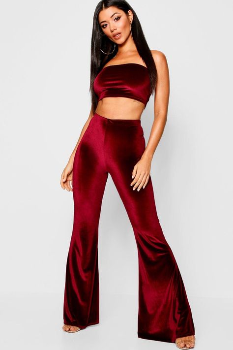 Feminist Halloween Costumes, Oversize Tshirt Outfits, Code Clothes, Velvet Flare Pants, Velvet Flares, Velvet Clothes, Flare Trousers, Flared Pants, Tshirt Outfits