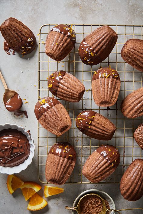 Chocolate Orange Madeleines | Olive & Mango Orange Madeleines, Madeline Cookies Recipe, Madeleine Recipes, Christmas Confections, Madeleine Cookies, بيتي فور, Madeleine Cake, Madeline Cookies, Madeleine Recipe