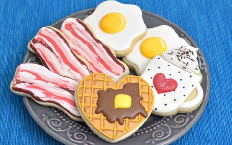 How to decorate Waffle, Egg and Bacon breakfast cookies   #decoratedcookies #waffles #bacon Breakfast Ideas Cute, Bacon Cookies, Cut Out Cookie Recipe, Sugar Cookie Decorating, Royal Iced Cookies, Decorative Cookies, Cookie Decorations, No Egg Cookies, Waffle Cookies