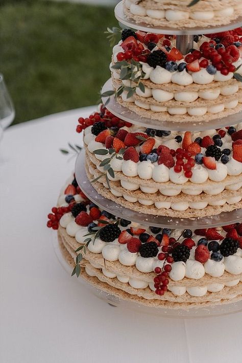 Italian Wedding Foods, Italian Winery, Wedding Planning App, Rustic Italian Wedding, Food Truck Wedding, Italian Wedding Cakes, Wedding Cake Alternatives, Italian Cake, Planning App