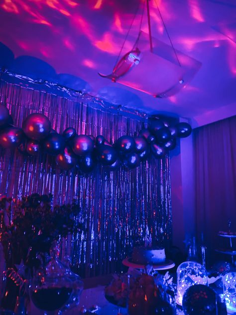 Euphoria Dance Theme, Night Club Birthday Theme, Neon Euphoria Party, Euphoria 16 Birthday Party, Euphoria Table Decor, Euphoria Sweet 16 Party, Sweet 16 Euphoria Theme, Anniversaire Euphoria, Euphoria Aesthetic Party Theme