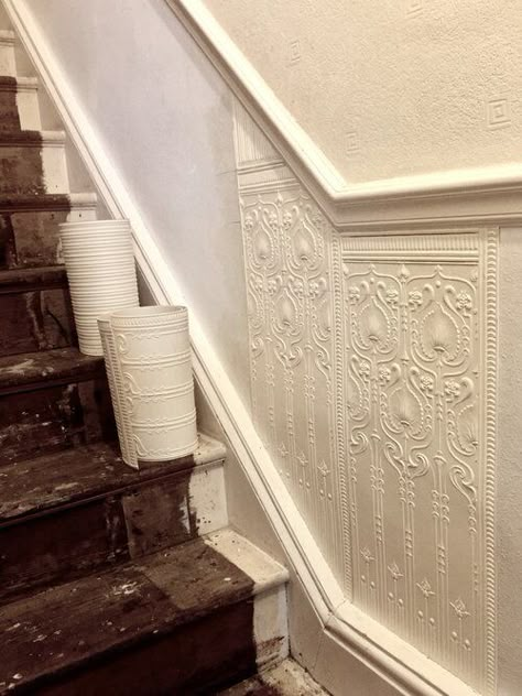 Vintage Stairway Decor, Victorian House Additions, Cottage Victorian Interior, Anaglypta Wallpaper Hallway Dado Rail, Victorian Fretwork Interior, Victorian Hallway Wallpaper Ideas, Victorian Ceilings Ideas, Victorian Wainscoting Ideas, Decorating Victorian Homes