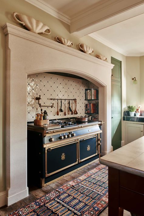 OG Professional 168 | Cooking Ranges | Officine Gullo Victorian Country House, Officine Gullo, Bespoke Kitchen Design, Cooking Range, Joinery Design, Professional Cooking, Range Cooker, Luxury Kitchen Design, Family Kitchen