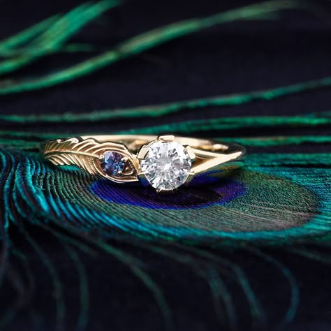 Feather Engagement Ring, Peacock Feather Ring, Hindu Jewelry, Butterfly Dragon, Peacock Jewelry, Dragon Flies, Peacock Colors, Antique Jewellery Designs, Animals Dogs