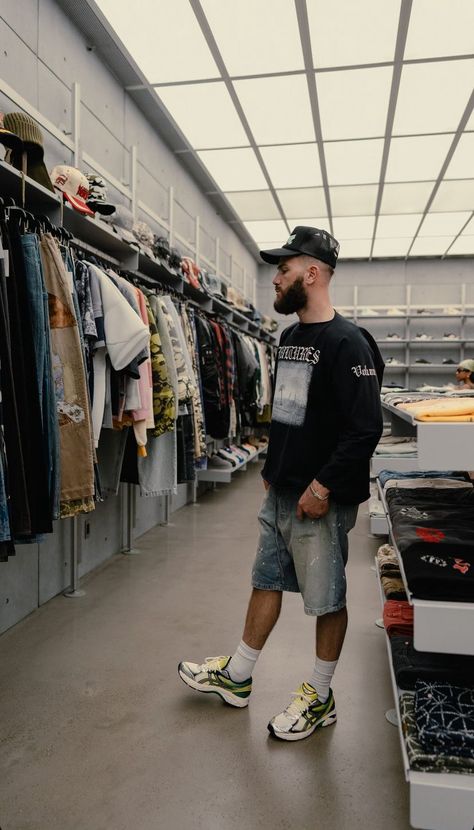 Caleb Plant, Rapper Outfits, Black Men Fashion Casual, Friday Outfit, Dad Fashion, Concept Clothing, Mens Trendy Outfits, Street Fashion Men Streetwear, Spring Fits